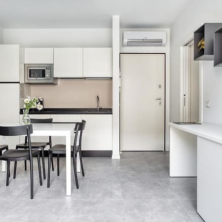 Sleek City Abode In Maciachini Milan Milão Exterior foto